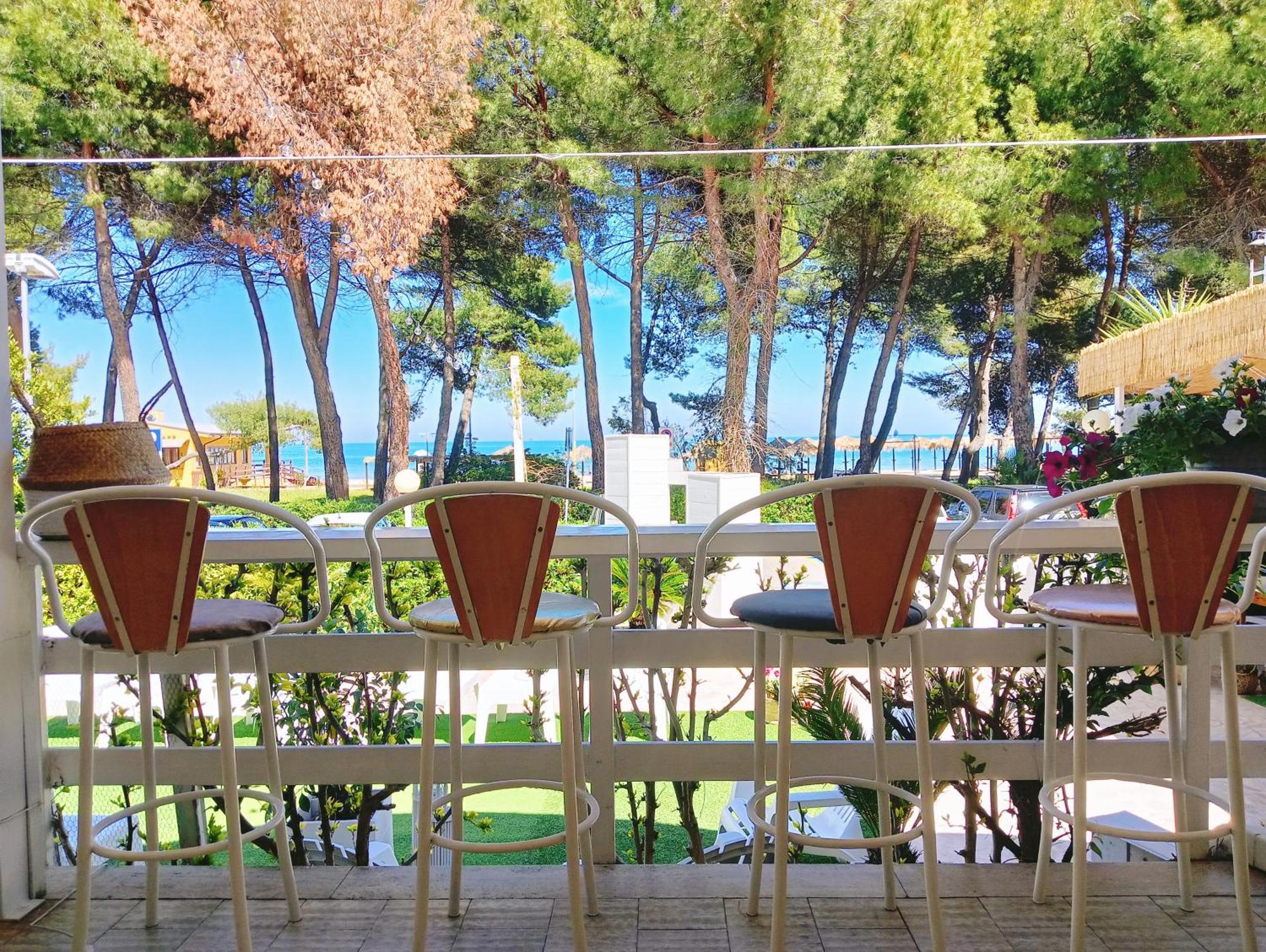 Hotel Petit Silvi Marina Esterno foto