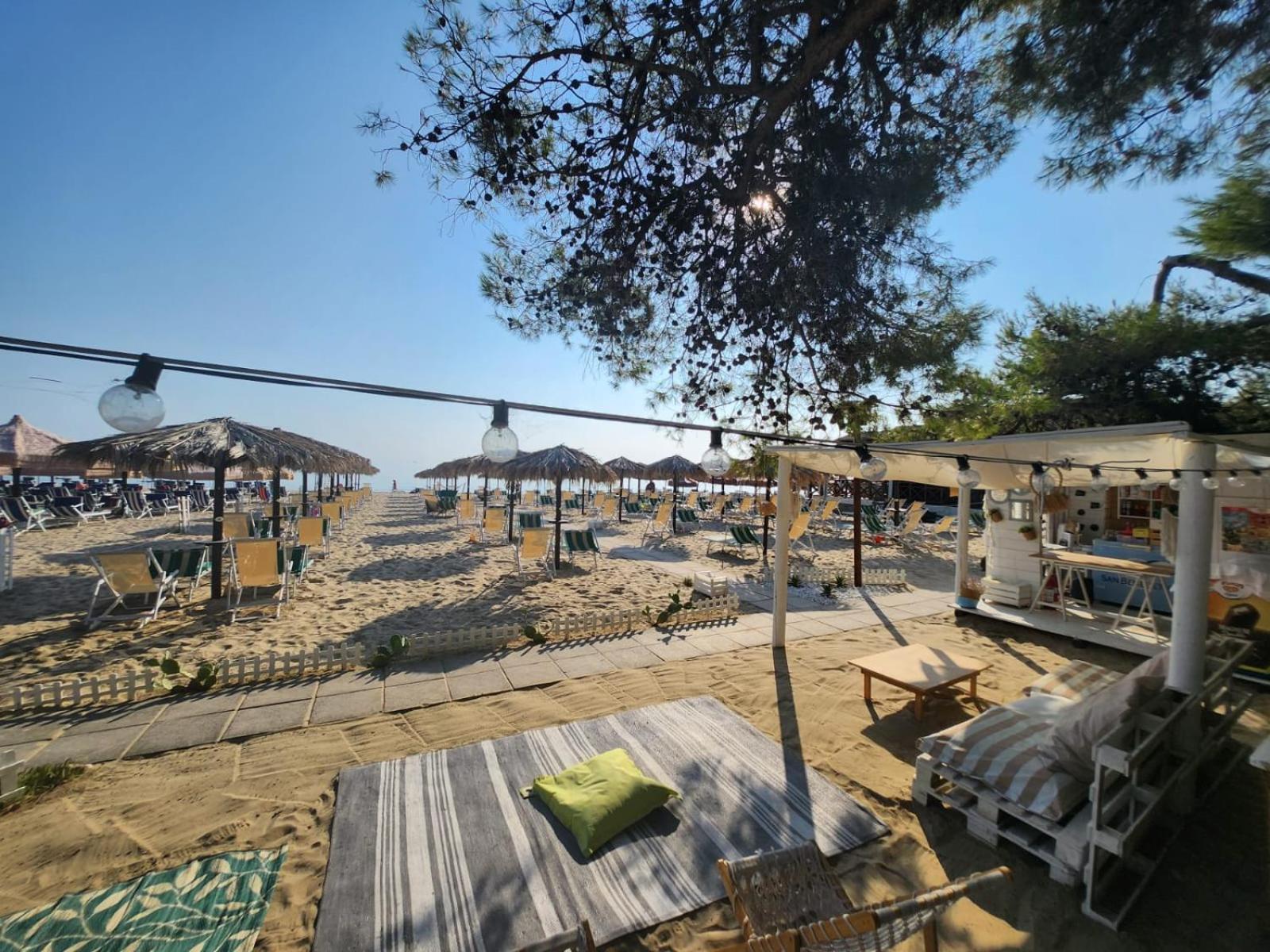 Hotel Petit Silvi Marina Esterno foto