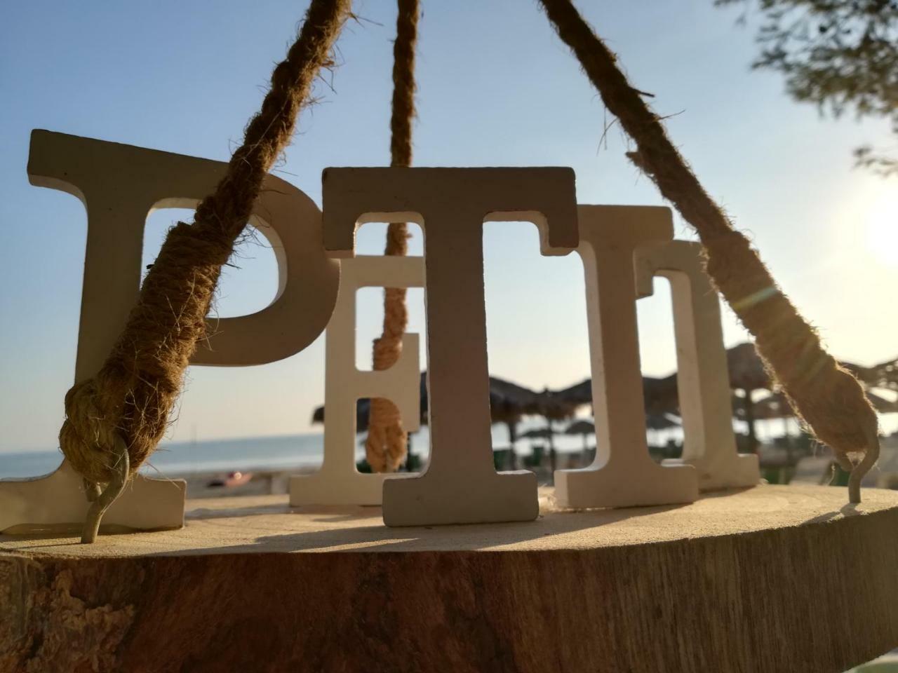 Hotel Petit Silvi Marina Esterno foto
