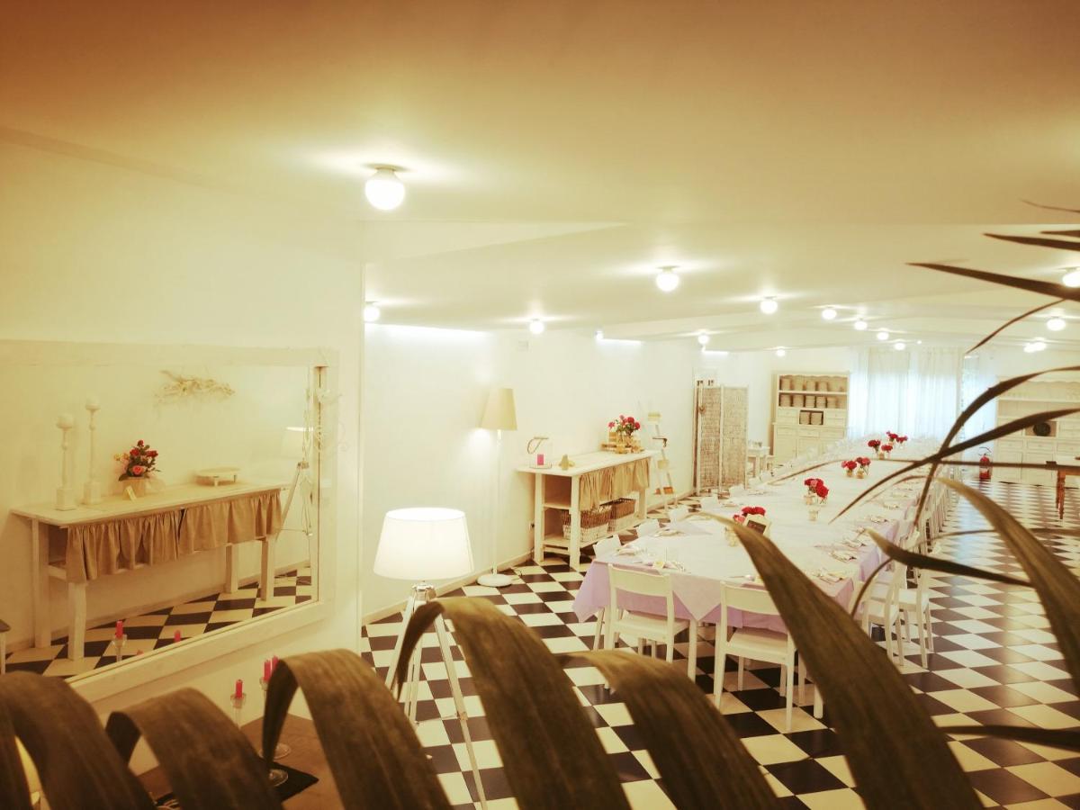 Hotel Petit Silvi Marina Esterno foto